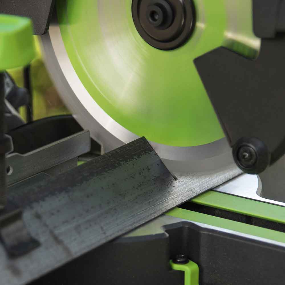 Evolution F210SMS 210mm Schiebe-Kapp- und GehrungssÀge mit TCT-Multi-Material-SÀgeblatt - Image 6